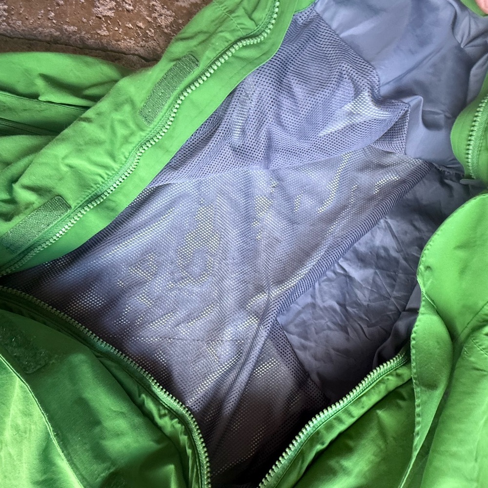 Helly Hansen Vibrant Green “Mountain” Zip up Jacket - Picture 13 of 16